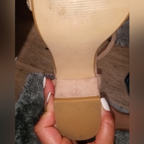 Very Cute Chunk Madden NYC Heels - Picture 6 of 6